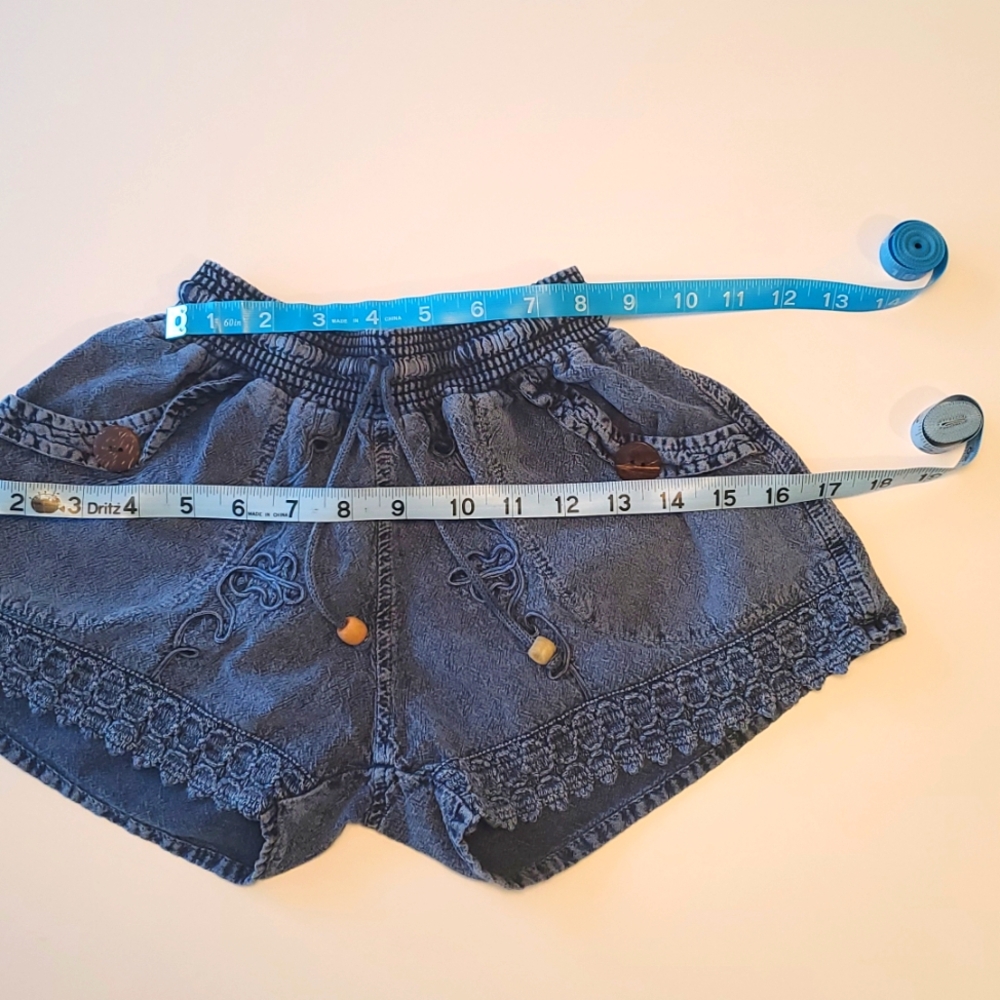 Cotton Collection:  Embroidered Denim Shorts, Size XS, Medium Wash - Picture 4 of 5